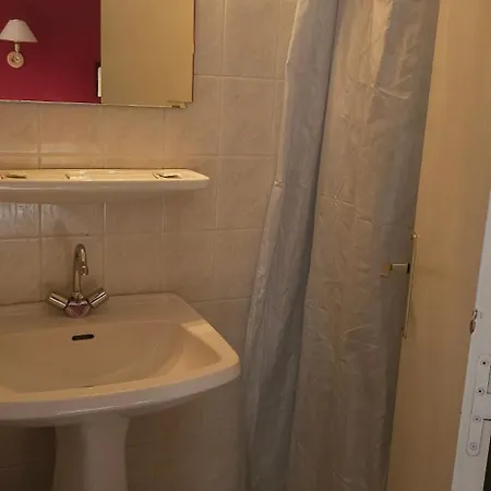 Coerona Hotel 3*